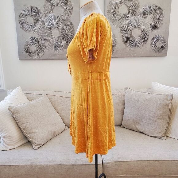 Love, Fire: Keyhole Front-Tie Polkadot Skater Dress size Large In Yellow - NEW - Picture 7 of 14